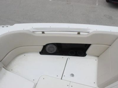 2013 Boston Whaler 270 Vantage — photo 18 view