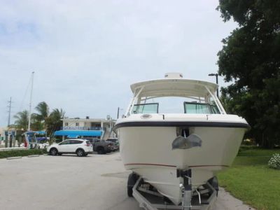 2013 Boston Whaler 270 Vantage — side profile view