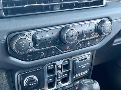 2026 Jeep Gladiator — photo 18 view