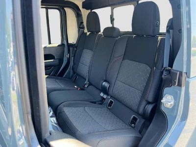 2026 Jeep Gladiator — photo 19 view