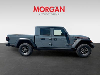 2026 Jeep Gladiator — photo 8 view