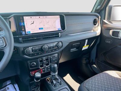 2026 Jeep Gladiator — photo 21 view