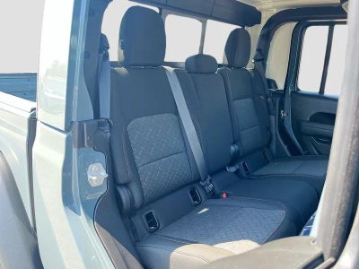 2026 Jeep Gladiator — photo 24 view
