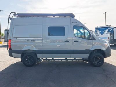 2027 Winnebago REVEL SPORT — photo 15 view