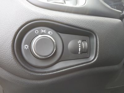 2023 Jeep Renegade - Photo 13