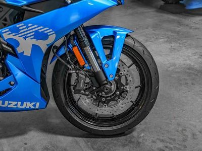 2026 Suzuki GSX-8R - Photo 12