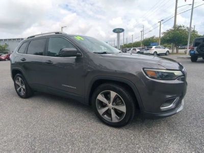 2019 Jeep Cherokee — side profile view