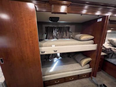 2018 Fleetwood PACE ARROW - Photo 17
