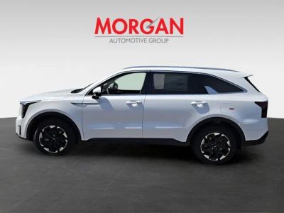 2025 Kia Sorento — rear three-quarter view
