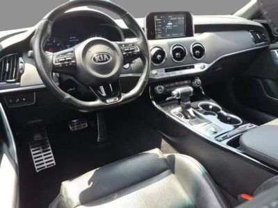 2020 Kia Stinger — detail view