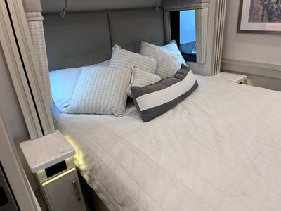 2026 Entegra Coach Centurion - Photo 31