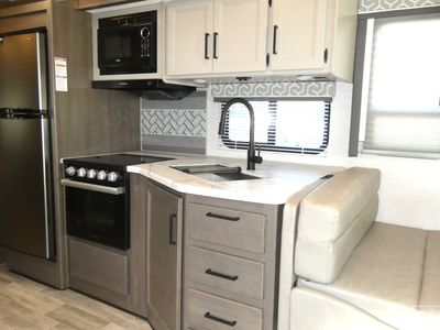 2024 Thor Motor Coach Freedom Traveler - Photo 7