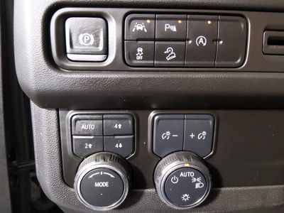 2024 Chevrolet Suburban - Photo 13
