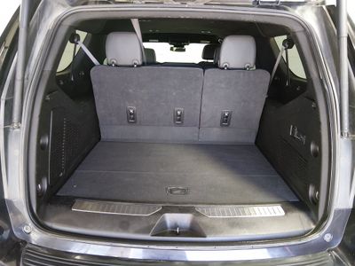 2024 Chevrolet Suburban - Photo 11