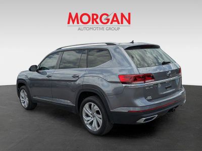 2022 Volkswagen Atlas — engine compartment view