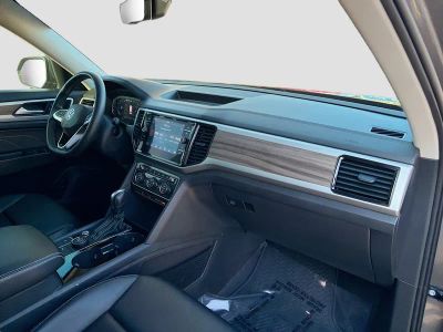 2022 Volkswagen Atlas — photo 14 view