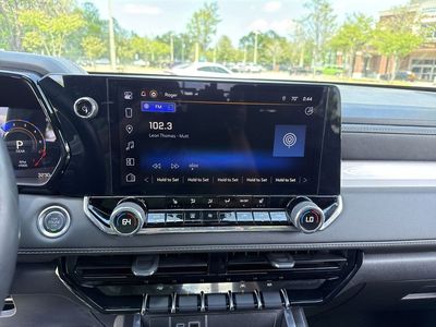 2025 Chevrolet Colorado - Photo 18