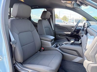 2025 Chevrolet Colorado - Photo 23