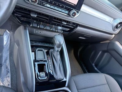 2025 Chevrolet Colorado - Photo 16