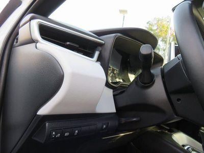 2025 Toyota COROLLA HYBRID - Photo 75