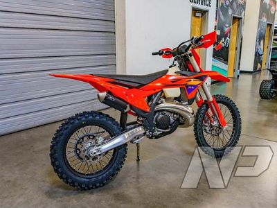2026 KTM 250 XC - Photo 3