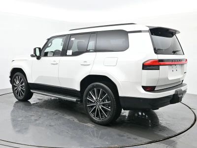 2026 Lexus GX - Photo 3