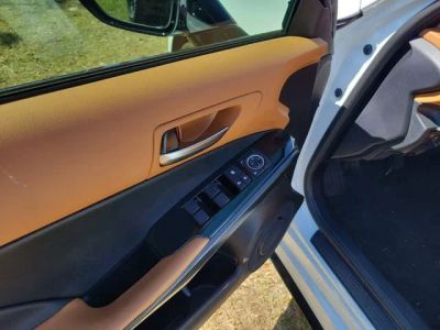 2025 Lexus IS — photo 9 view