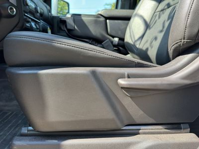 2025 Chevrolet Silverado 2500 HD — photo 17 view