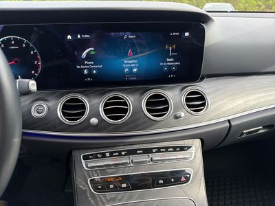 2022 Mercedes-Benz E-Class - Photo 22