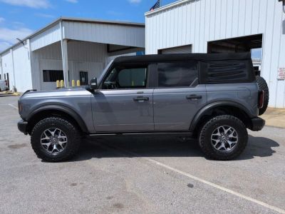 2023 Ford Bronco - Photo 2