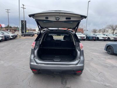 2016 Nissan Rogue - Photo 18