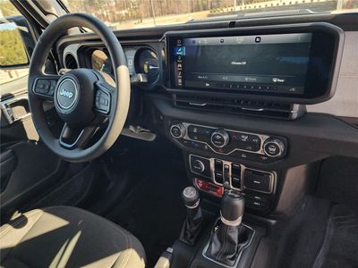 2026 Pre-Owned 2025 Jeep Wrangler 4xe - Photo 10