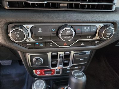 2026 Pre-Owned 2025 Jeep Wrangler 4xe - Photo 18