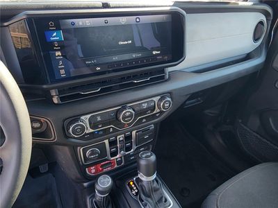 2026 Pre-Owned 2025 Jeep Wrangler 4xe - Photo 11