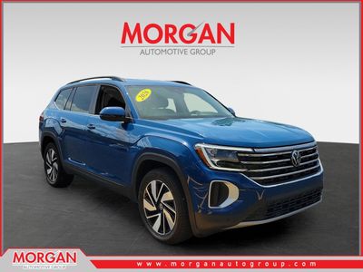 2026 Volkswagen Atlas 2.0T SE w/Technology in Mountain Lake Blue Metallic — front three-quarter view
