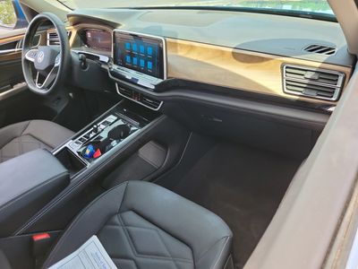 2026 Volkswagen Atlas — photo 11 view