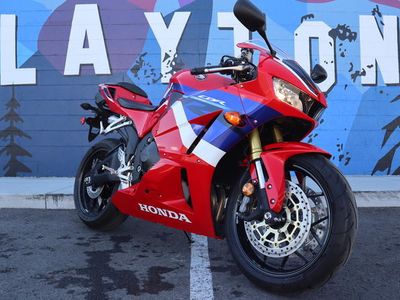 2024 Honda CBR600RR - Photo 2
