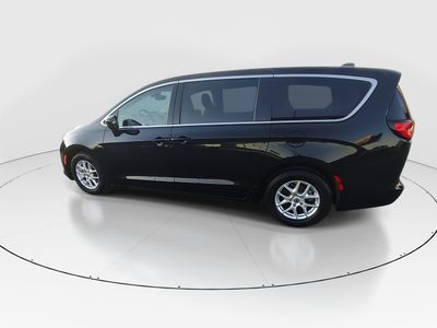 2023 Chrysler Voyager - Photo 4