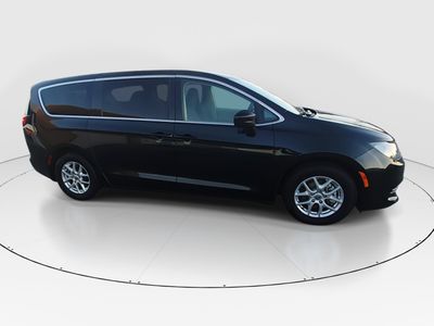 2023 Chrysler Voyager - Photo 8