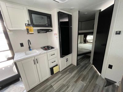 2026 Jayco Jay Flight SLX — photo 15 view