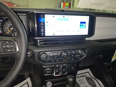 2026 Jeep Wrangler — photo 20 view