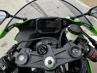 2025 Kawasaki Ninja ZX-6R - Photo 12