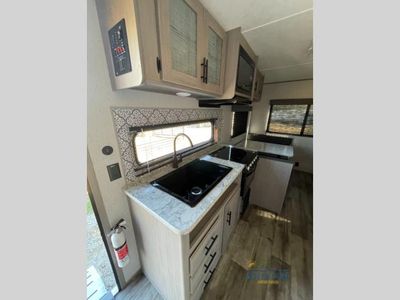 2023 Dutchmen Coleman Lantern LT Series - Photo 8