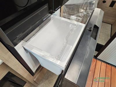 2027 Grand Design Lineage Series M — photo 34 view