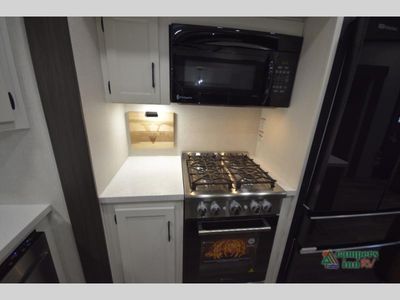 2026 Venture RV SportTrek Touring Edition — photo 33 view
