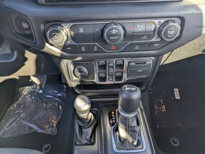 2026 Jeep Wrangler — photo 15 view