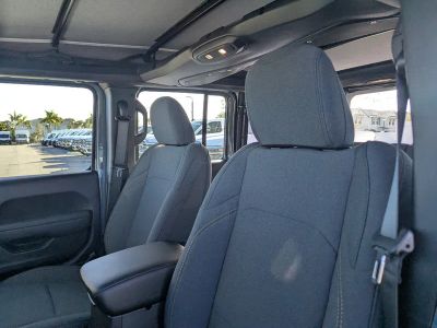 2026 Jeep Wrangler — photo 11 view