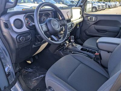 2026 Jeep Wrangler — photo 13 view