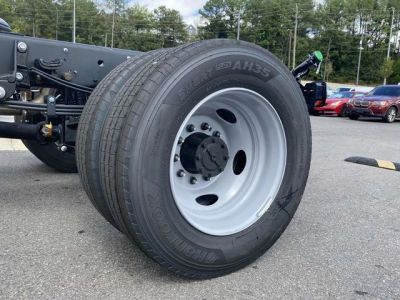 2025 Ford F-600SD - Photo 6