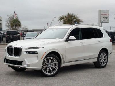 2024 BMW X7 xDrive40i in White — front three-quarter view